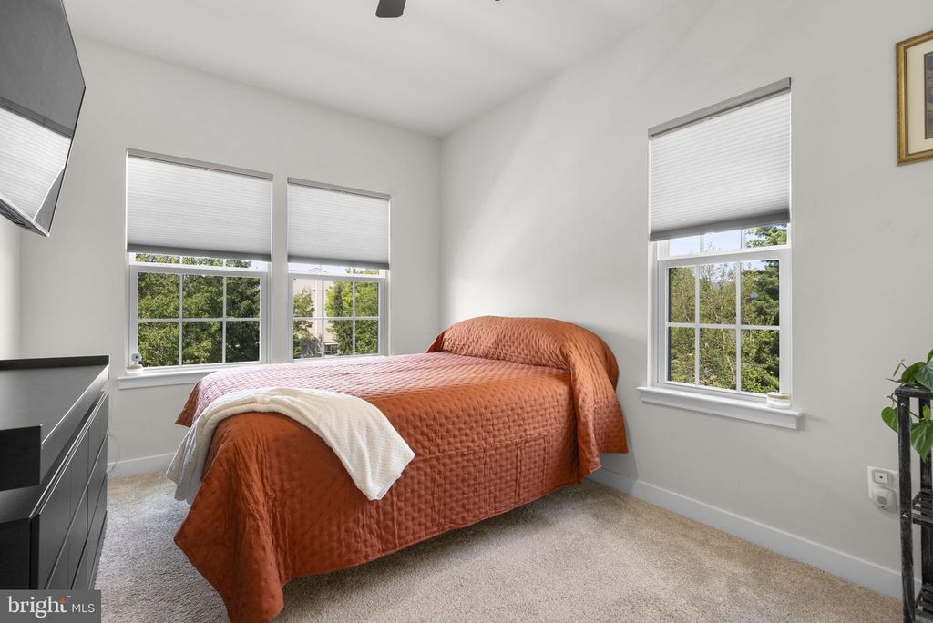 Image 20 of property listing at 231 BEL AIRE LN, Frederick, MD 21702