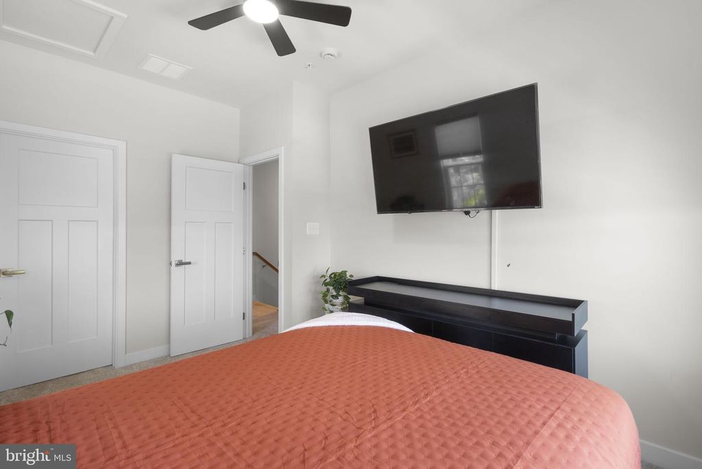 Image 21 of property listing at 231 BEL AIRE LN, Frederick, MD 21702