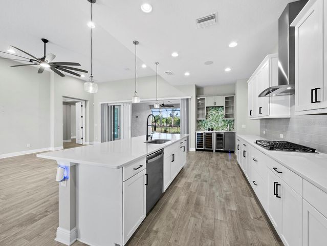 6129 LUNGO LAGO DRIVE, Sarasota, FL 34241