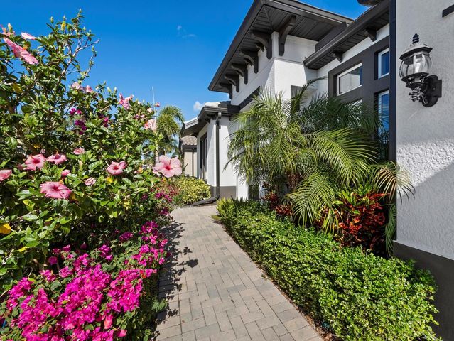 6129 LUNGO LAGO DRIVE, Sarasota, FL 34241