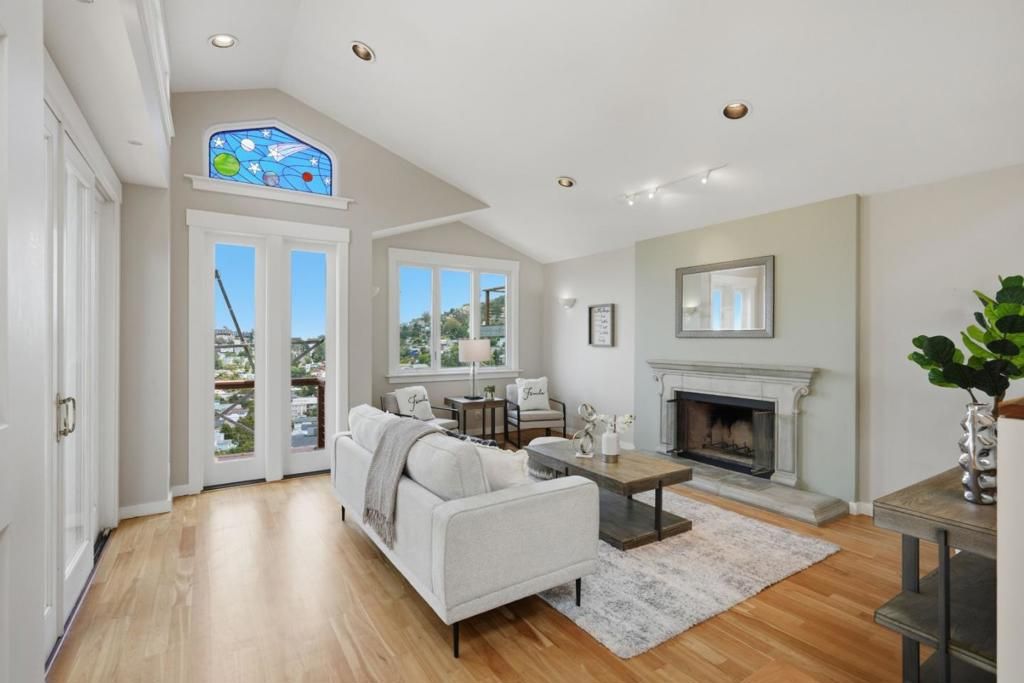 Image 1 of property listing at 285 Humboldt Road, Brisbane, CA 94005