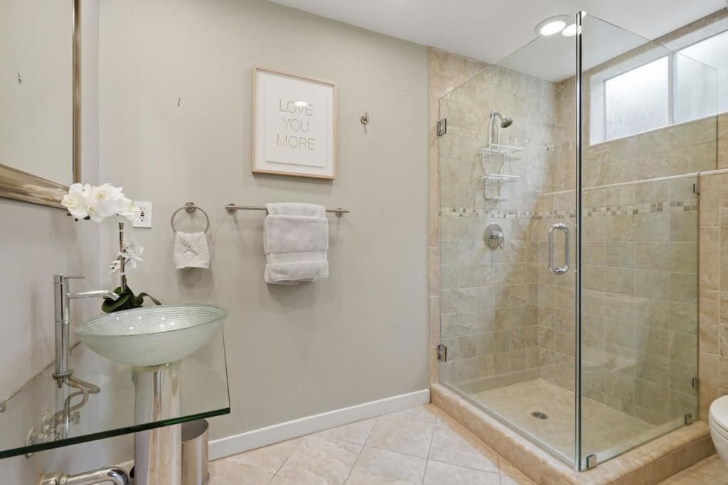 Image 17 of property listing at 285 Humboldt Road, Brisbane, CA 94005