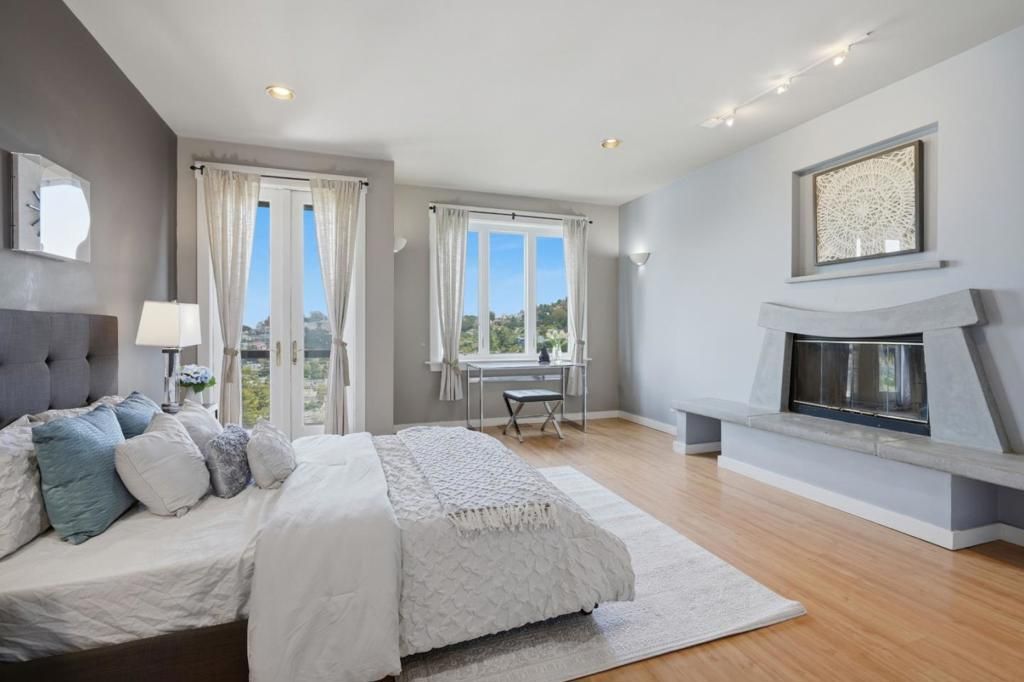 Image 18 of property listing at 285 Humboldt Road, Brisbane, CA 94005