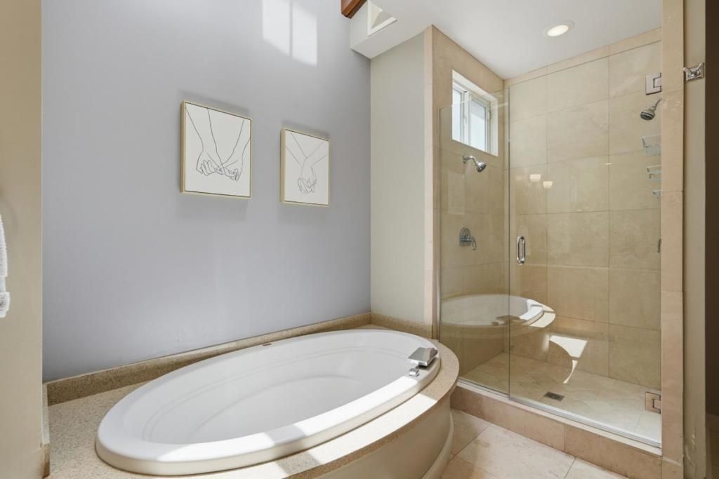 Image 21 of property listing at 285 Humboldt Road, Brisbane, CA 94005