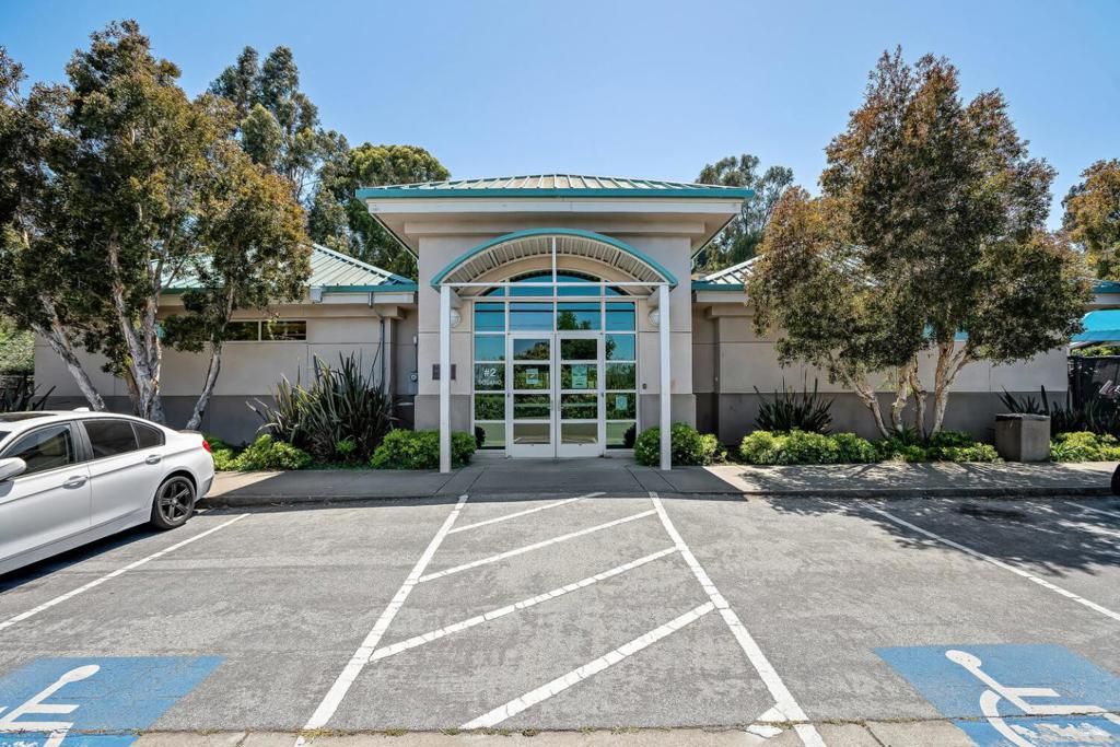 Image 37 of property listing at 285 Humboldt Road, Brisbane, CA 94005