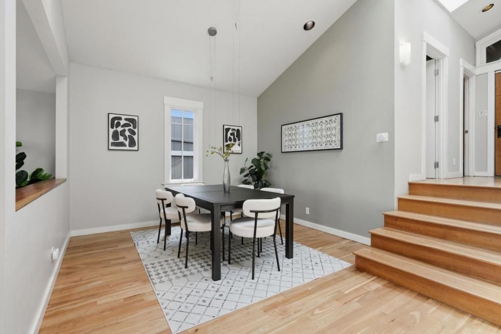 Image 7 of property listing at 285 Humboldt Road, Brisbane, CA 94005