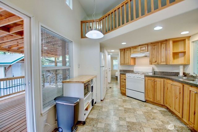 20 Goldrush Road, Deming, WA 98244