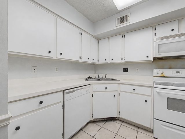 15151 Berry Trail 910, Dallas, TX 75248