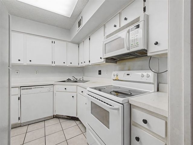 15151 Berry Trail 910, Dallas, TX 75248