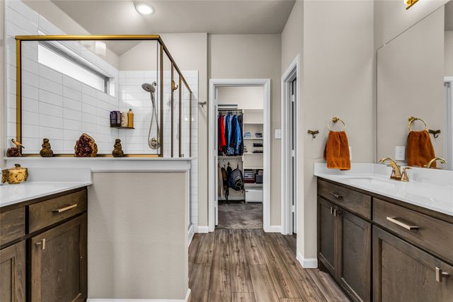 621 Hazeltine Road, Red Oak, TX 75154