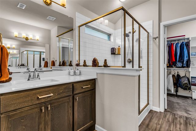 621 Hazeltine Road, Red Oak, TX 75154