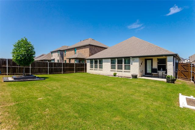 621 Hazeltine Road, Red Oak, TX 75154