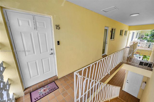 9281 W Bay Harbor Dr 15, Bay Harbor Islands, FL 33154