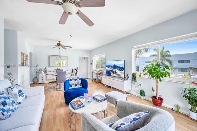 9281 W Bay Harbor Dr 15, Bay Harbor Islands, FL 33154