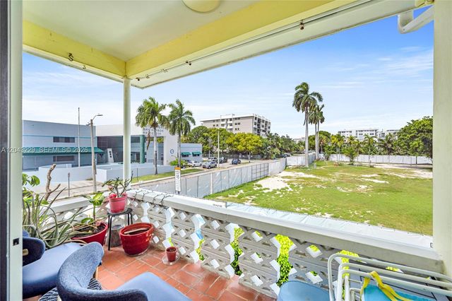 9281 W Bay Harbor Dr 15, Bay Harbor Islands, FL 33154