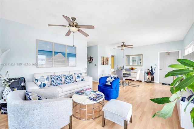 9281 W Bay Harbor Dr 15, Bay Harbor Islands, FL 33154