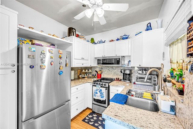 9281 W Bay Harbor Dr 15, Bay Harbor Islands, FL 33154