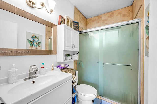 9281 W Bay Harbor Dr 15, Bay Harbor Islands, FL 33154