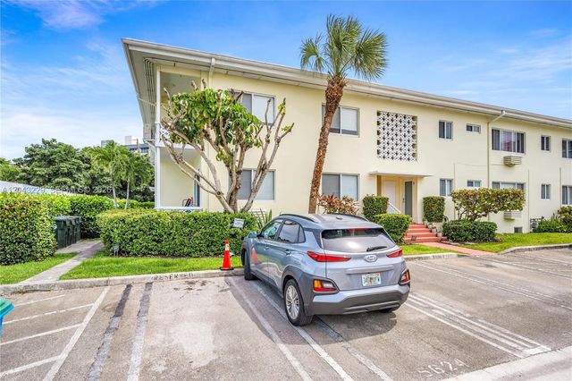 9281 W Bay Harbor Dr 15, Bay Harbor Islands, FL 33154