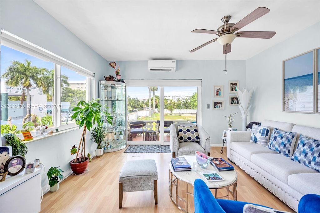 9281 W Bay Harbor Dr 15, Bay Harbor Islands, FL 33154