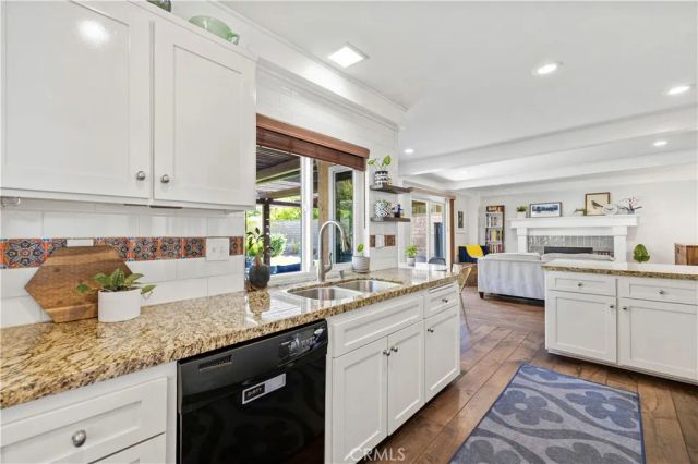 25541 Pembrook Place, Saugus, CA 91350