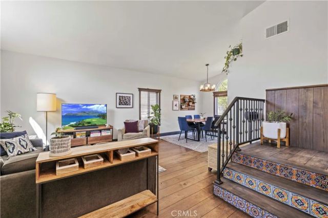 25541 Pembrook Place, Saugus, CA 91350