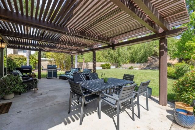 25541 Pembrook Place, Saugus, CA 91350