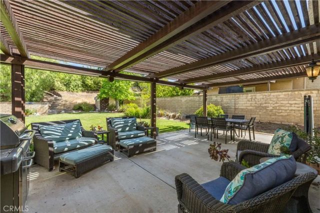 25541 Pembrook Place, Saugus, CA 91350
