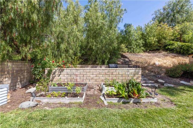25541 Pembrook Place, Saugus, CA 91350
