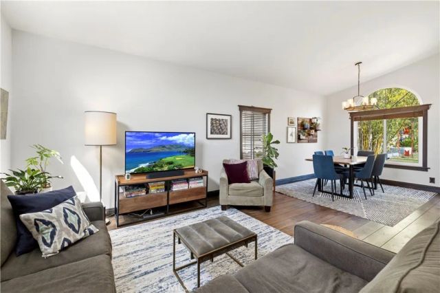 25541 Pembrook Place, Saugus, CA 91350