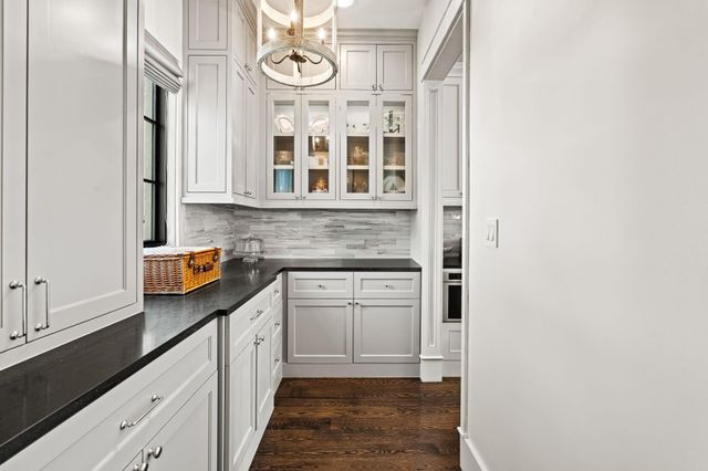 8307 Maple Court, Bellaire, TX 77401