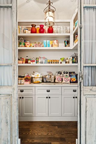 8307 Maple Court, Bellaire, TX 77401