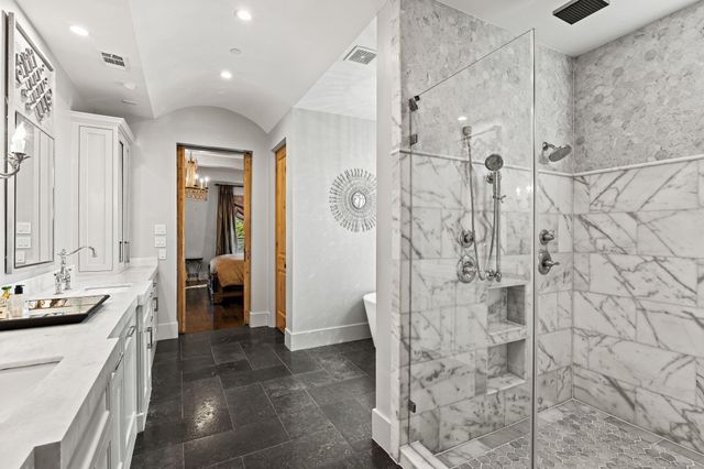 8307 Maple Court, Bellaire, TX 77401