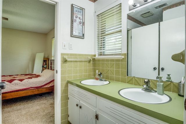1102 Cactus Street, Mineral Wells, TX 76067