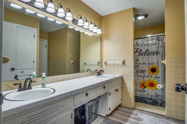 1102 Cactus Street, Mineral Wells, TX 76067
