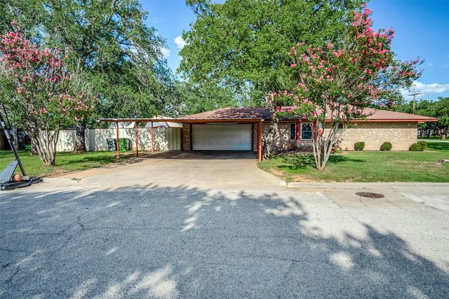1102 Cactus Street, Mineral Wells, TX 76067