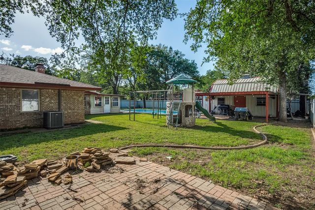 1102 Cactus Street, Mineral Wells, TX 76067