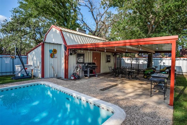 1102 Cactus Street, Mineral Wells, TX 76067