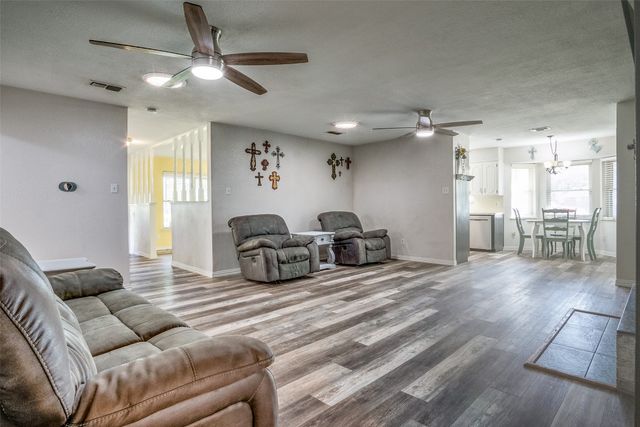 1102 Cactus Street, Mineral Wells, TX 76067