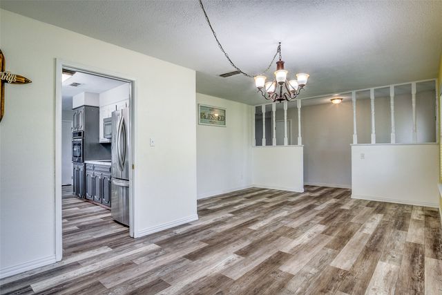 1102 Cactus Street, Mineral Wells, TX 76067