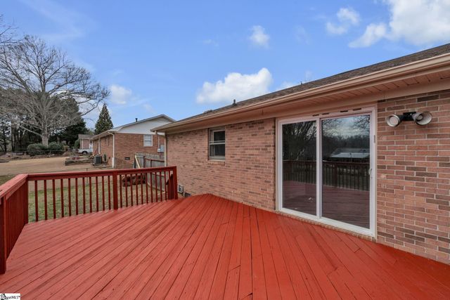 614 Heathwood Drive, Taylors, SC 29687