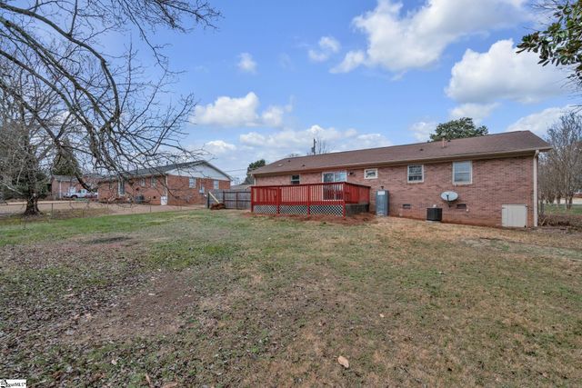 614 Heathwood Drive, Taylors, SC 29687