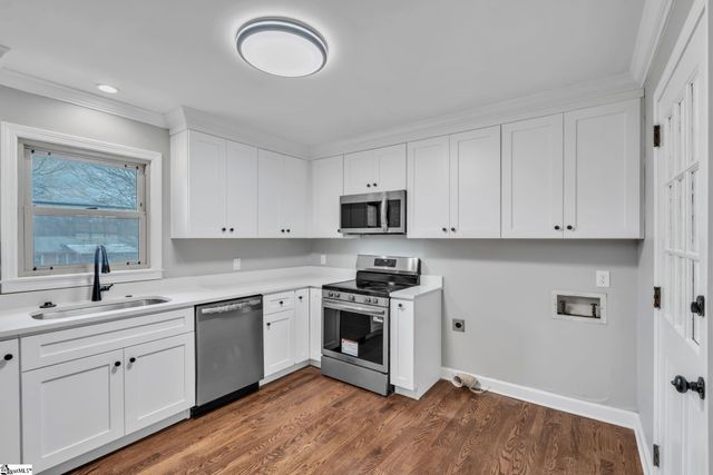 614 Heathwood Drive, Taylors, SC 29687