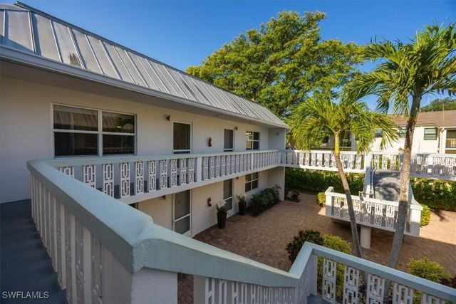 780 10th AVE S 24, Naples, FL 34102