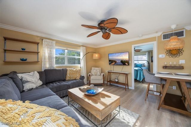 780 10th AVE S 24, Naples, FL 34102