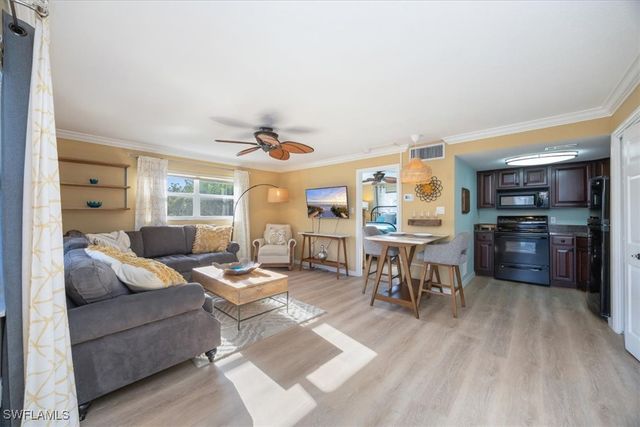 780 10th AVE S 24, Naples, FL 34102