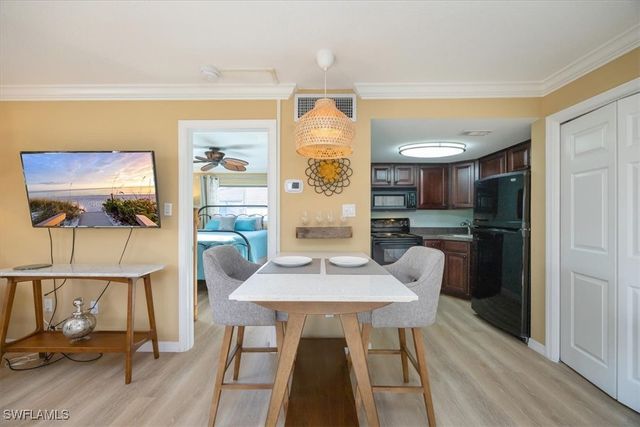 780 10th AVE S 24, Naples, FL 34102