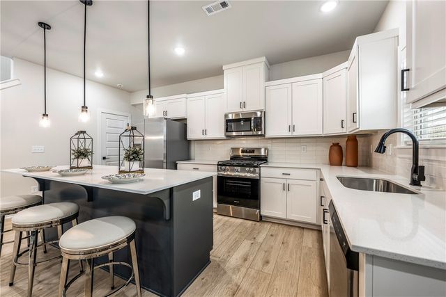 6008 SW Coywolf Street, Bentonville, AR 72713