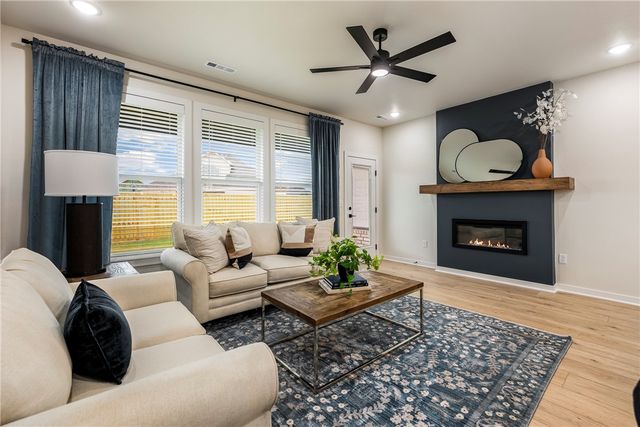 6008 SW Coywolf Street, Bentonville, AR 72713