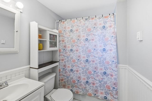 35 Ashumet Rd 14A, Mashpee, MA 02649